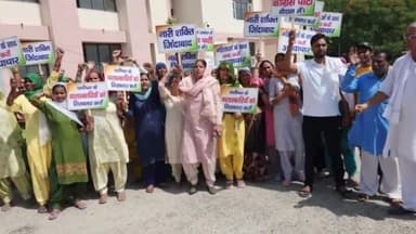 चरखी दादरी: महिलाओं के साथ बढ़ रही आपराधिक घटनाओं के विरोध में महिला कांग्रेस ने दादरी लघु सचिवालय परिसर में किया रोष प्रदर्शन