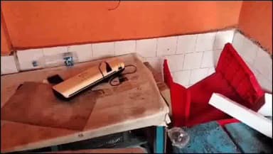 धनबाद/केंदुआडीह: रणधीर वर्मा चौक कृषि बाजार प्रज्ञा केंद्र सह़ रोजी रोटी रोजगार समिति कार्यालय में चोरों ने चोरी की घटना को दिया अंजाम