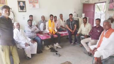 कनवास: धूलेट में BJP कनवास मण्डल की बैठक हुई आयोजित, कार्यकर्ताओं को पेज प्रमुख कार्य को पूरा करने की जिम्मेदारी सौंपी गई