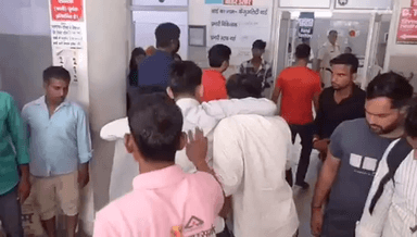 सिंगरौली: अंतरराज्यीय बस स्टैंड बैढ़न के समीप एक ज्वेलरी शॉप में सरहंगों ने घुसकर संचालक से की मारपीट कोतवाली थाने में मामला दर्ज थाना प्रभारी ने दी जानकारी