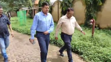 कांके: रांची के मोरहाबादी स्थित ईवीएम वेयर हाउस का उपायुक्त ने किया निरीक्षण, दिए आवश्यक दिशा निर्देश