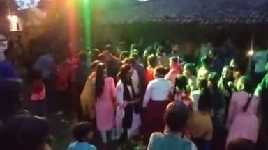 aapko sidha prasaran dikha rahe hain padariya% Ganesh visarjan karykram jo ki dhumdham se sabhi gramwasi utsav manaya G