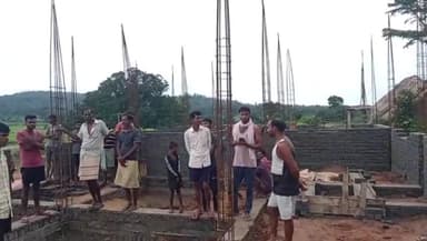कामडारा: लतरा गांव के ग्रामीणों ने निर्माणाधीन स्वास्थ्य उपकेंद्र भवन के कार्य में अनियमितता का लगाया आरोप, जांच की मांग की