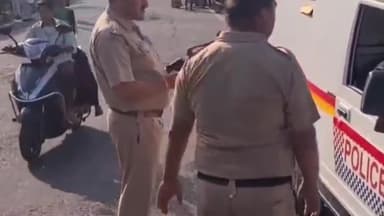 करनाल: सेक्टर 6 अमर हॉस्पिटल के सामने  बाइक और कार में टक्कर बाइक टकराई बिजली के पोल से सफाई कर्मचारी की हुई दर्दनाक मौत