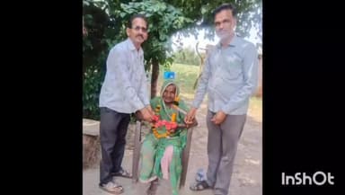 गुना: म्याना में वृद्धजन दिवस पर 80 वर्ष से अधिक उम्र के मतदाताओं को किया गया सम्मानित