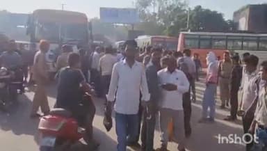 एटा: कोतवाली नगर में बस स्टैंड पर सवारी भरने को लेकर चालकों के बीच हुई मारपीट मामले में संविदा रोडवेज चालक की रोकी गई सेवा