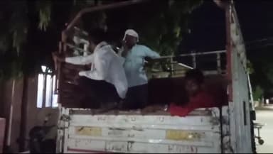 बहराइच: कैलासपुर झुमन इलाके में संदिग्ध परिस्थितियों में पेड़ से लटकता मिला युवती का शव, पुलिस शव का करवा रही पोस्टमार्टम