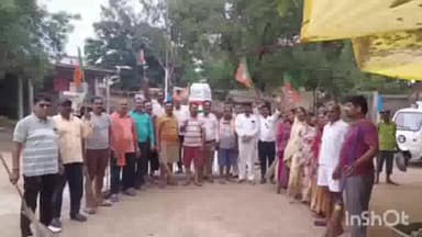 गुरूर: गुरुर के बाजार चौक में भाजपा मंडल गुरुर के द्वारा चलाया गया स्वच्छता अभियान , बड़ी संख्या में कार्यकर्ता हुए शामिल