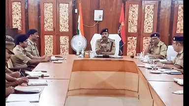 गोंडा: ऑपरेशन क्लीन को प्रभावी बनाने के लिए एसपी ने गोंडा पुलिस लाइन सभागार में की गोष्ठी, दिए आवश्यक दिशा-निर्देश