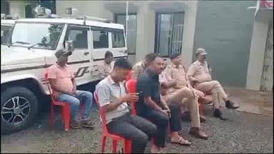 पवई: सुधीर बेगी ने पवई थाने का प्रभार संभालने के बाद थाना प्रांगण में आयोजित किया जन संवाद कार्यालय।