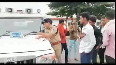 पन्ना: जिले में यातायात थाना पुलिस ने चलाया वाहन चेकिंग अभियान 83 लोगो के काटे चालान ₹29600 समन शुल्क किया वसूल।