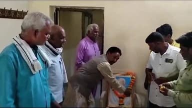 गोटेगांव: रेस्टहाउस में आम आदमी पार्टी के पदाधिकारी और कार्यकर्ताओं ने मनाई गांधी जयंती