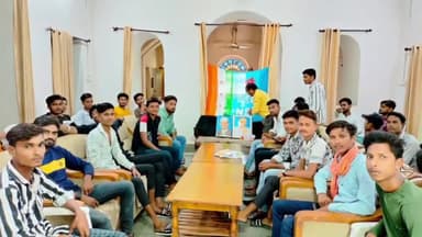 अजयगढ़: रेस्ट हाउस अजयगढ़ में एनएसयूआई ने लगाई गांधी चौपाल, महात्मा गांधी व लाल बहादुर शास्त्री की मनाई जयंती