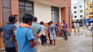 बगहा: बेतिया में सड़क दुर्घटना में एक व्यक्ति की हुई मौत परिजनों का रो रो कर हुआ बुरा हाल