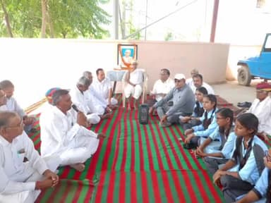 रियां बड़ी: गांधी जयंती पर रियाबड़ी के पंचायत समिति परिसर में सर्व धर्म प्रार्थना सभा का हुआ आयोजन, एसडीएम गौरी शंकर शर्मा रहे मौजूद