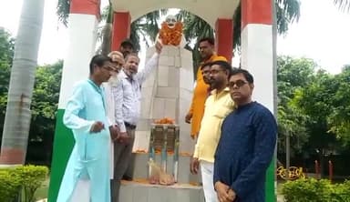 औरैया: गांधी जयंती पर शहर में आयोजित किए गए कार्यक्रम, विद्यालय के बच्चों ने भी निकाली प्रभात फेरी