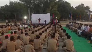 उन्नाव: दोस्ती नगर स्थित फायर स्टेशन पर आयोजित NCC के वार्षिक समापन और सांस्कृतिक कार्यक्रम में शामिल हुए सीडीओ
