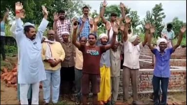 गोंडा: ग्रामीणों ने प्राथमिक विद्यालय नौडिहवा के भवन निर्माण कार्य में घटिया सामग्री के इस्तेमाल का लगाया आरोप, किया प्रदर्शन