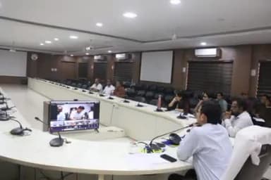 होशंगाबाद नगर: कलेक्ट्रेट कार्यालय में 4 अक्टूबर को मतदाता सूची का किया जाएगा प्रकाशन, कलेक्टर नीरज कुमार सिंह ने दी जानकारी