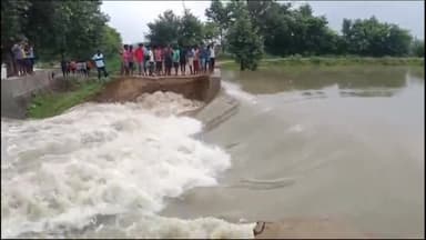 शिवसागर: मूसलाधार बारिश के कारण टूटा आलमपुर और कचनाथ गांव का संपर्क पथ, जलमग्न हुई धान की फसल