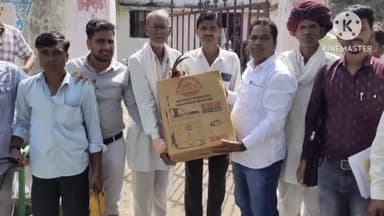 नलखेड़ा: कृषि विभाग कार्यालय से क्षेत्र के BPL धारी किसानों को वितरित किये जा रहे कृषि यंत्री, उमड़ रही किसानो की भीड़