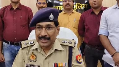 नवाबगंज: पुलिस लाइन सभागार में 80 खोए या गिरे हुए मोबाइल उनके मालिकों गए सौंपे, पुलिस अधीक्षक ने दी जानकारी