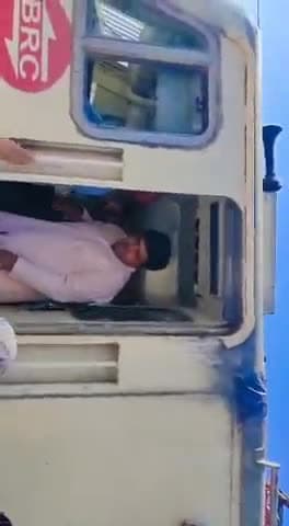 Jhalawar road railway station pr Traino ka thrav keya gya sansad shre Raja saheb dushyant Singh ji ke dwara. @bjp