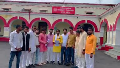 #पीजी_कॉलेज के छात्र नेताओं ने प्रबंधक के नाम संबोधित पत्रक एसडीएम सदर को सौंपा, अवैध वसूली सहित 32 प्रमुख मांग..