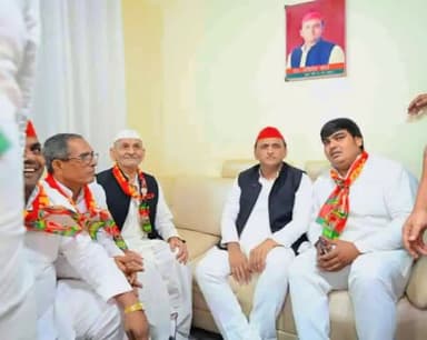 #नोएडा #आगमन पर सपा राष्ट्रीय अध्यक्ष पूर्व #मुख्यमंत्री हमारे नेता श्री #अखिलेश_यादव जी का #सानिध्य प्राप्त हुआ ! Akhilesh Yadav ❤️👑🚨