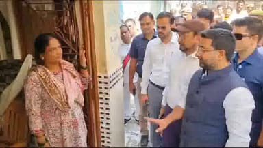 भदोही: भदोही पहुंचे प्रभारी मंत्री दानिश आजाद सिद्दीकीलोगों से जाना हाल-चाल मंत्री लोगों ने नगर पालिका भदोही की भी शिकायत की