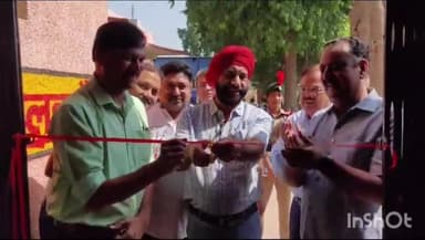 हाथरस: जिला अस्पताल में स्थित ब्लड बैंक पर रोटरी क्लब हाथरस के नेतृत्व में एनसीसी कैडेटों ने किया रक्तदान, सीएमओ ने काटा फीता