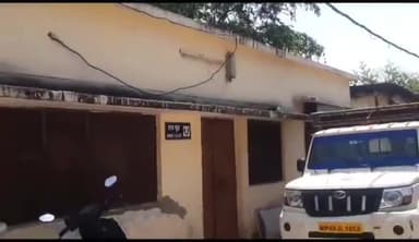 नरसिंहपुर: ग्वारी गांव की रहने वाली महिला की मिली लाश जिला अस्पताल में पुलिस ने करवाया पोस्टमार्टम