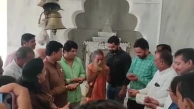 दमोह: हरसिद्धि माता मंदिर में कांग्रेस से दावेदारी कर रहे कार्यकर्ताओं का संयुक्त रूप से संकल्प लेते हुए वीडियो हुआ वायरल