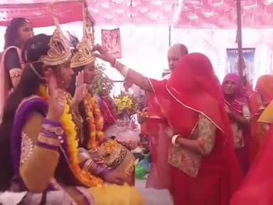 रियां बड़ी: सीनियर सेकेंडरी स्कूल पादुकला के सामने श्रीमद् भागवत कथा का हुआ आयोजन, श्रद्धालुओं की उमड़ी भीड़