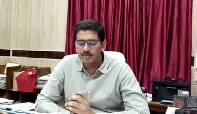 गिर्वा: जिला निर्वाचन अधिकारी ने कलेक्ट्रेट में मतदाता पुनरीक्षण कार्यक्रम की प्रगति साझा की