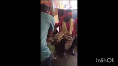होशंगाबाद नगर: नर्मदापुरम मे सांप को पिटारी में बंद करके घूम रहे सपेरे को सर्प मित्र ने पकड़ा वीडियो हुआ वायरल