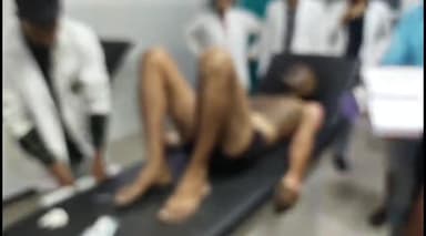 इटावा: उदी मोड़ में घरेलू विवाद के चलते शख्स ने मिट्टी का तेल डालकर किया आत्महत्या का प्रयास,गंभीर हालत में सैफ़ई मेडिकल कॉलेज रा