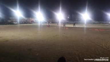 रानीवाड़ा: रानीवाड़ा में रात्रि कालीन क्रिकेट प्रतियोगिता का आयोजन खिलाड़ी दिखा रहे दमखम