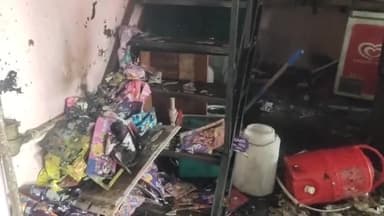 कैथल: पार्क रोड स्थित ओम जी बेकरी पर लगी आग, लाखों का सामान जलकर हुआ राख