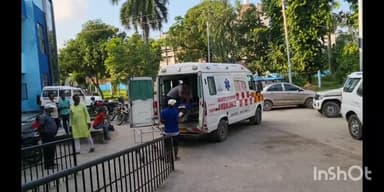 सुपौल: NH 57 झाझा के समीप मोटरसाइकिल और कार की टक्कर में जख्मी हुए युवक को सदर अस्पताल सुपौल के डॉक्टर ने बेहतर इलाज के