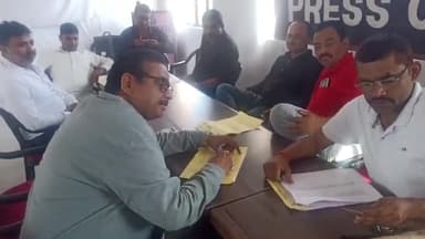 गोरखपुर: गोरखपुर जर्नलिस्ट प्रेस क्लब चुनाव के लिए आज बिके 40 पर्चे चुनाव अधिकारी ने दी जानकारी