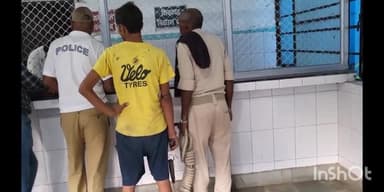 सुपौल: पिपरा थाना की पुलिस ने शराब मामले में पिपरा बाजार से एक व्यक्ति को गिरफ्तार कर मेडिकल कराने लाई सदर अस्पताल सुपौल