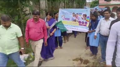 खगड़िया: मध्य विद्यालय आवास बोर्ड में मिशन इंद्रधनुष राष्ट्रीय टीकाकरण अभियान के तहत बच्चों ने निकाली रैली