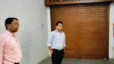 सागर नगर: कलेक्टर ने कलेक्टर कार्यालय सागर में किया EVM वेयरहाउस का मासिक निरीक्षण