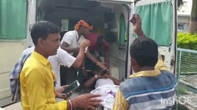 खगड़िया: उमेश नगर स्टेशन पर ट्रेन से गिरने से एक युवक गंभीर रूप से जख्मी, सदर अस्पताल के डॉक्टर ने किया रेफर