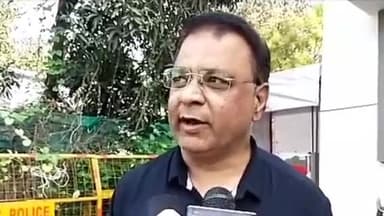 होशंगाबाद नगर: नर्मदापुरम शहर में अव्यवस्थित यातायात को व्यवस्थित करने के लिए नगर पालिका सीएमओ प्रशांत जैन ने दी जानकारी