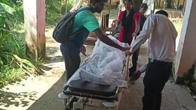 गुमला: जहरीला सांप काटने से अधेड़ महिला की हुई मौत के बाद सदर अस्पताल में शव का हुवा पीएम