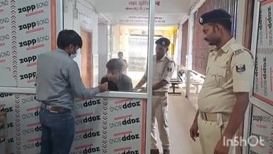 जमुई: ख़ैरा प्रखंड क्षेत्र से शराब के साथ गिरफ्तार तस्कर को उत्पाद विभाग की टीम ने मेडिकल जांच के बाद भेजा जेल