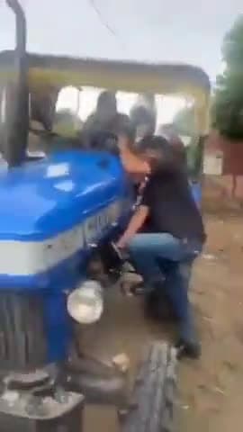 बहरोड़: बहरोड़ में भाजपा नेत्री शानू यादव पहुंची गंडाला गांव, ग्रामीणों ने ट्रैक्टर पर बैठाकर निकाला जुलूस