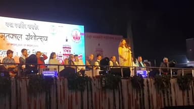 रामपुर: किला परिसर में रज़ा लाइब्रेरी के 250वें स्थापना महोत्सव के अवसर पर मुशायरे का किया गया आयोजन